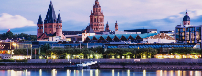 Mainz cityscape during the blue hour with the Dom
